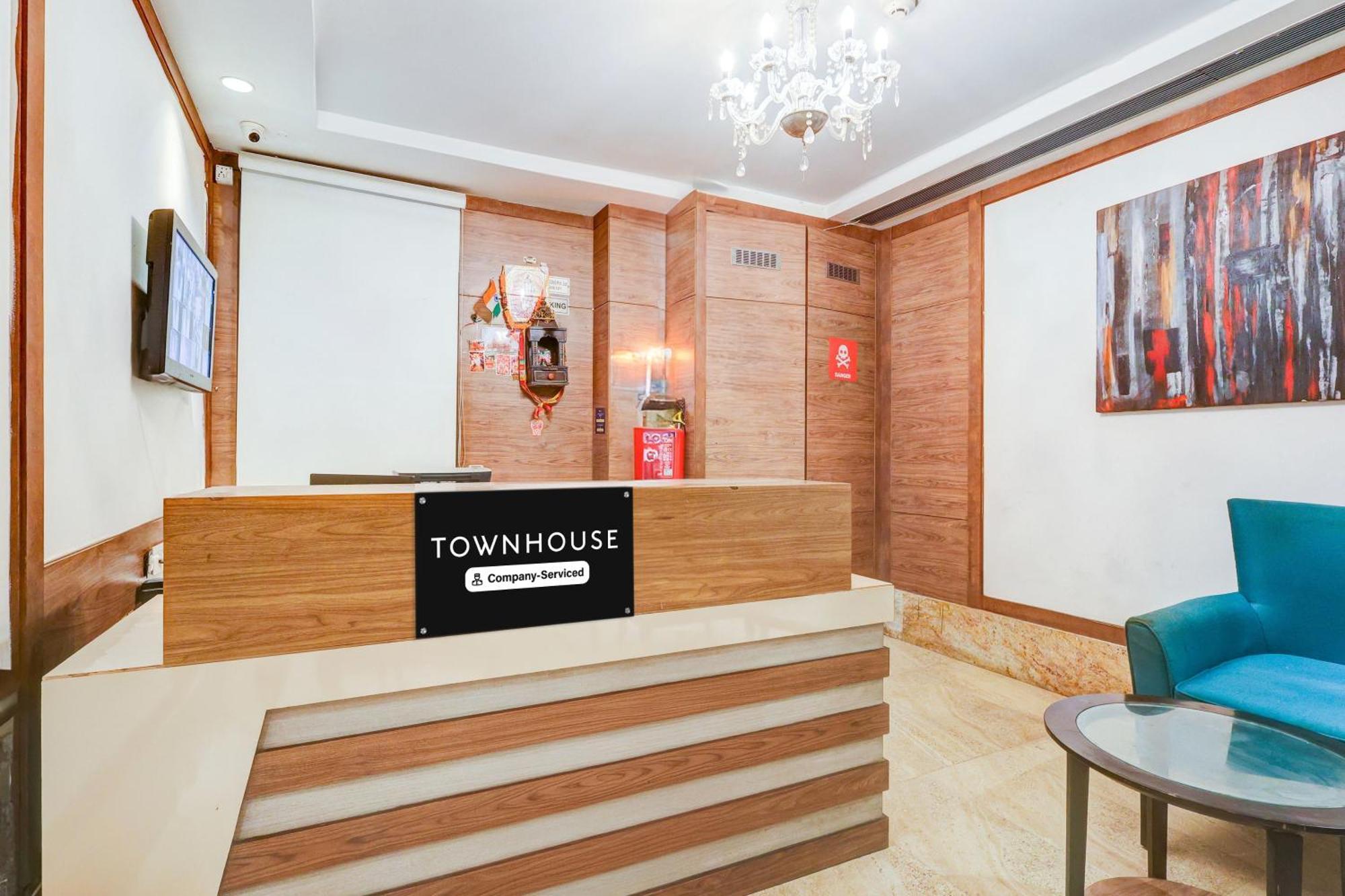 Super Townhouse Chhatarpur Near Metro Park Ню Делхи Екстериор снимка