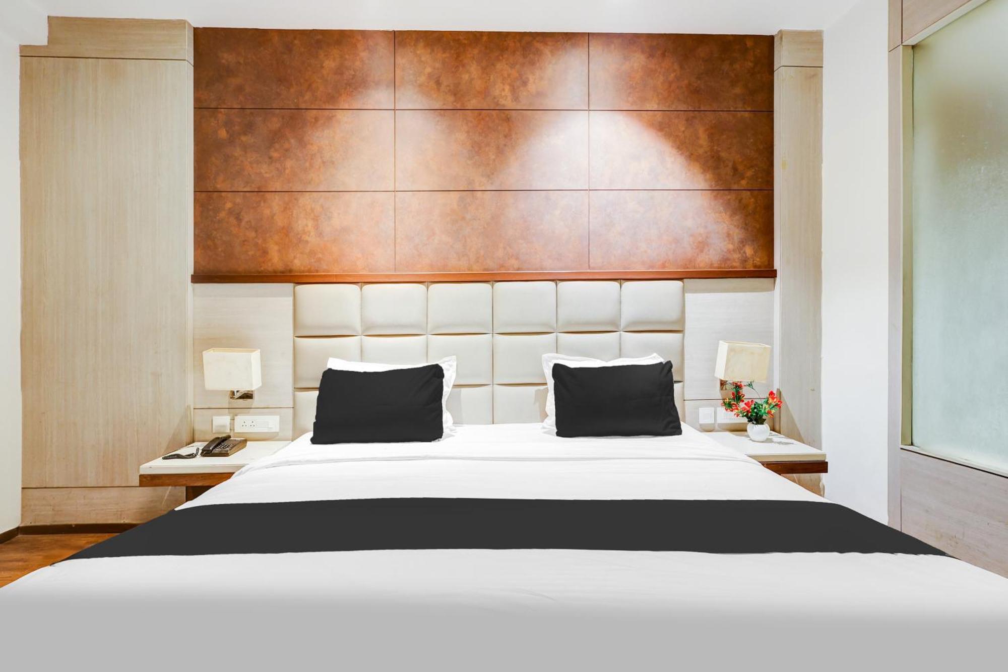 Super Townhouse Chhatarpur Near Metro Park Ню Делхи Екстериор снимка