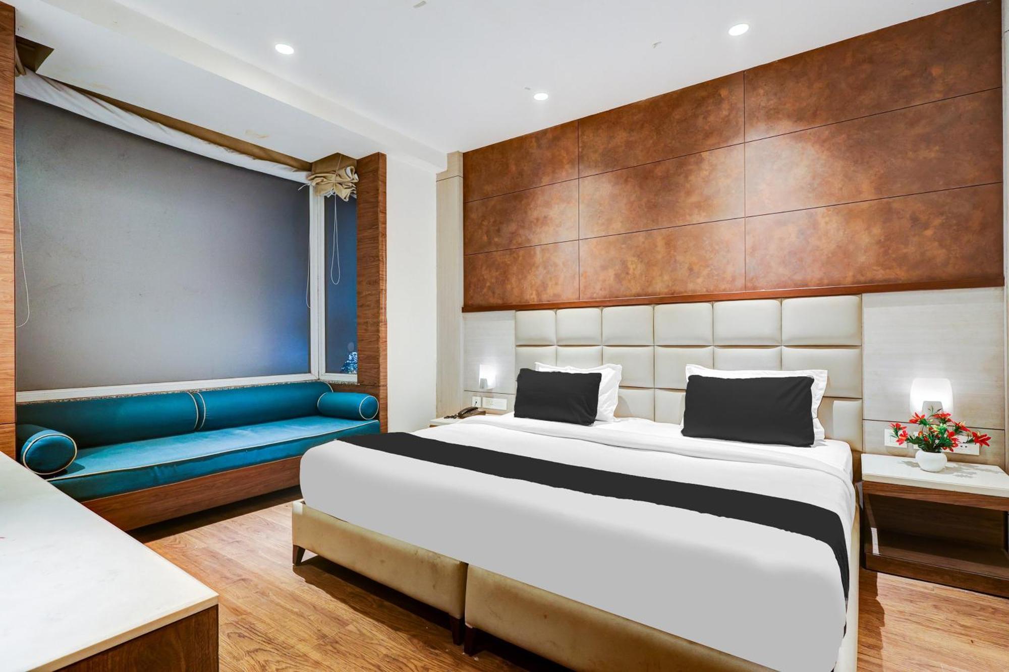 Super Townhouse Chhatarpur Near Metro Park Ню Делхи Екстериор снимка